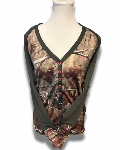 Under Armour Camo Henley Women’s Size Small